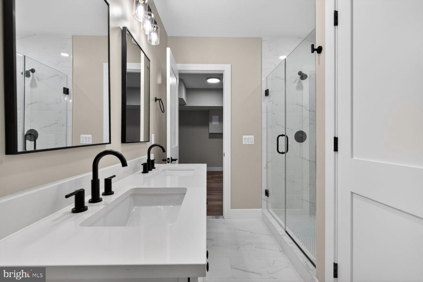 29 ROCK ISLAND RIDGE, LAKE ANNA, MINERAL, Virginia 23117, 6 Bedrooms Bedrooms, ,4 BathroomsBathrooms,Residential,For sale,29 ROCK ISLAND RIDGE, LAKE ANNA,VALA2009138 MLS # VALA2009138