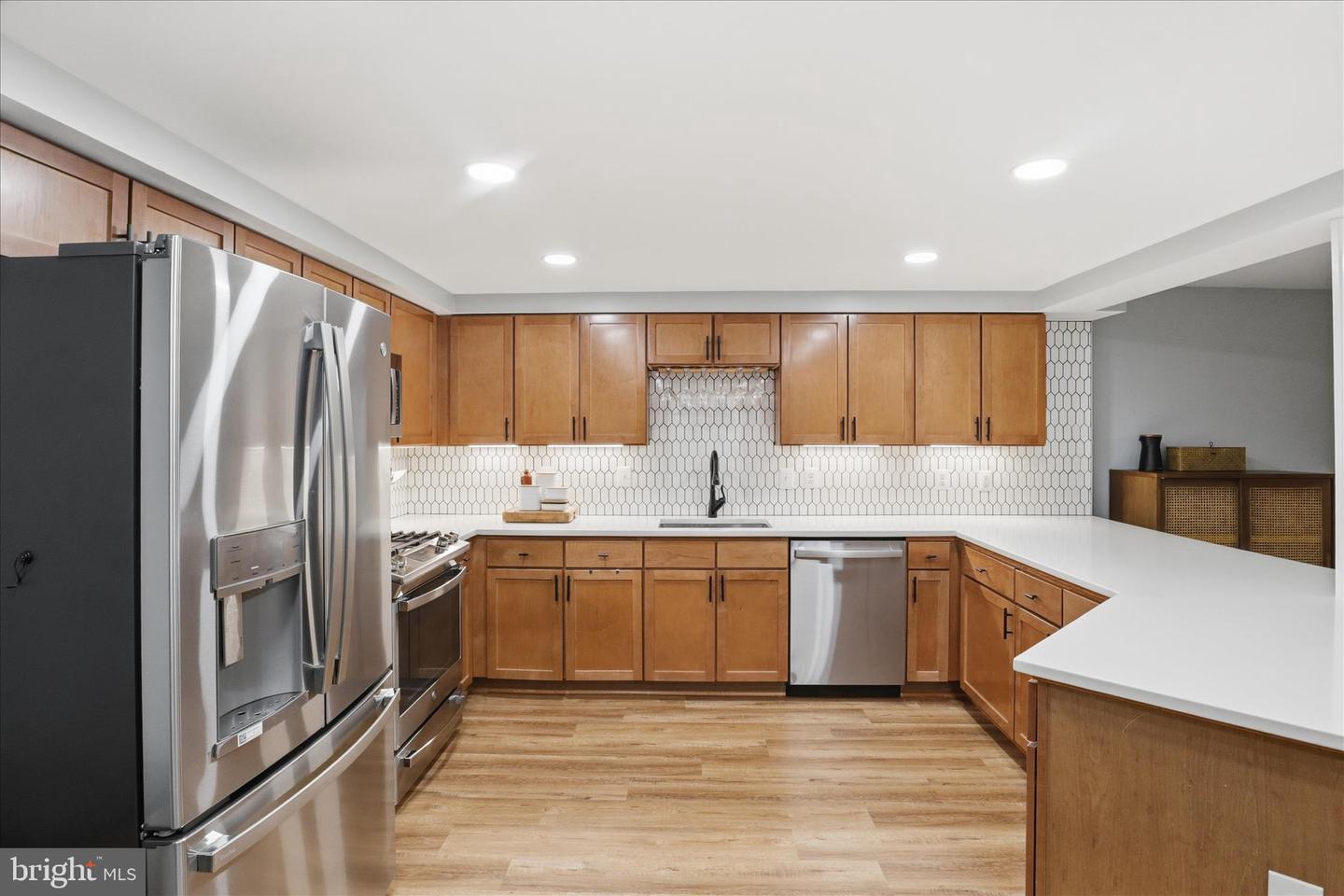 1563-B N VAN DORN ST N #1563 B, ALEXANDRIA, Virginia 22304, 2 Bedrooms Bedrooms, ,2 BathroomsBathrooms,Residential,For sale,1563-B N VAN DORN ST N #1563 B,VAAX2053108 MLS # VAAX2053108