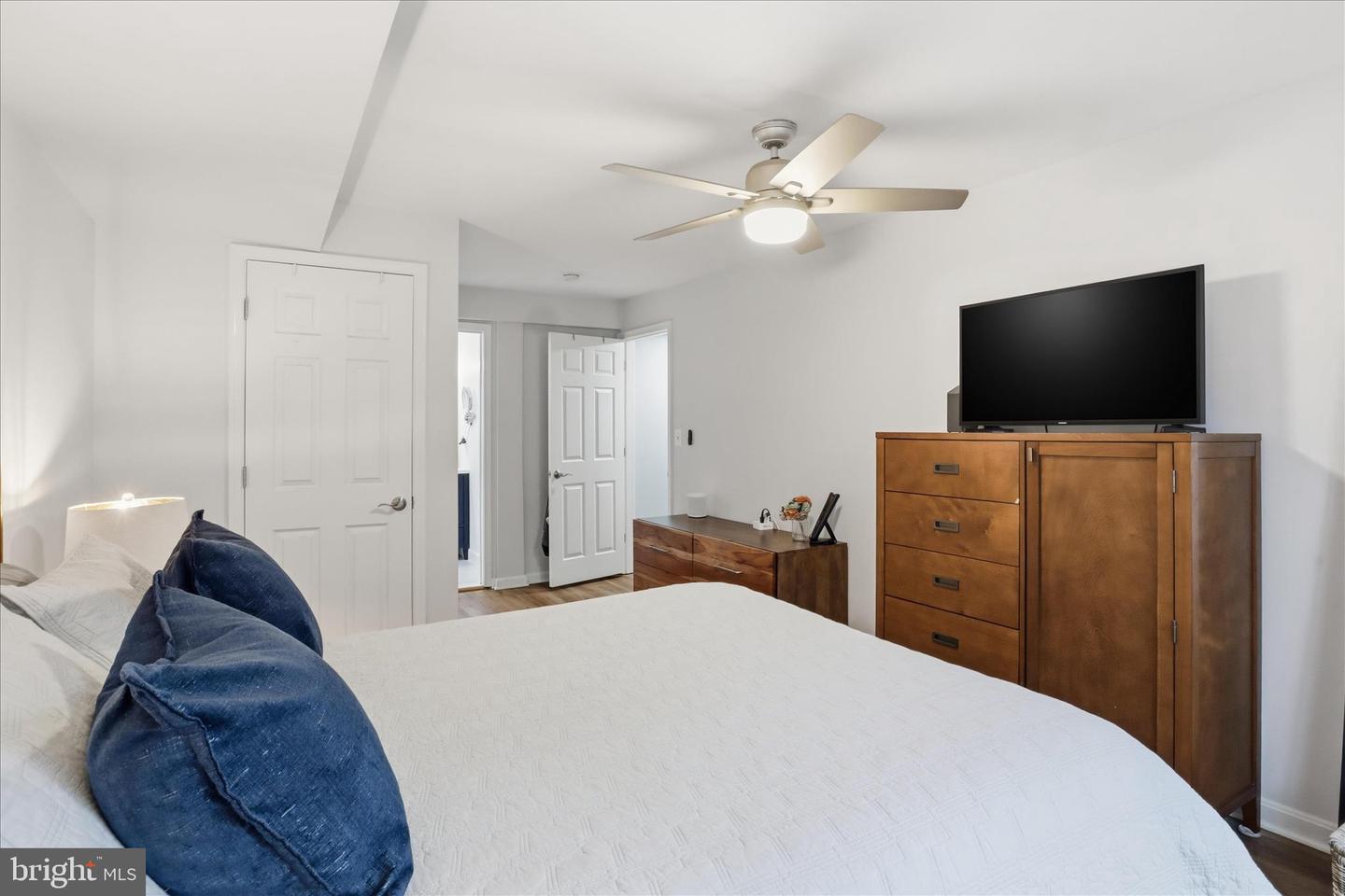 1563-B N VAN DORN ST N #1563 B, ALEXANDRIA, Virginia 22304, 2 Bedrooms Bedrooms, ,2 BathroomsBathrooms,Residential,For sale,1563-B N VAN DORN ST N #1563 B,VAAX2053108 MLS # VAAX2053108