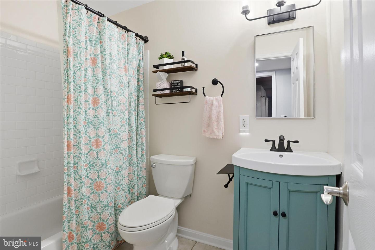 1563-B N VAN DORN ST N #1563 B, ALEXANDRIA, Virginia 22304, 2 Bedrooms Bedrooms, ,2 BathroomsBathrooms,Residential,For sale,1563-B N VAN DORN ST N #1563 B,VAAX2053108 MLS # VAAX2053108