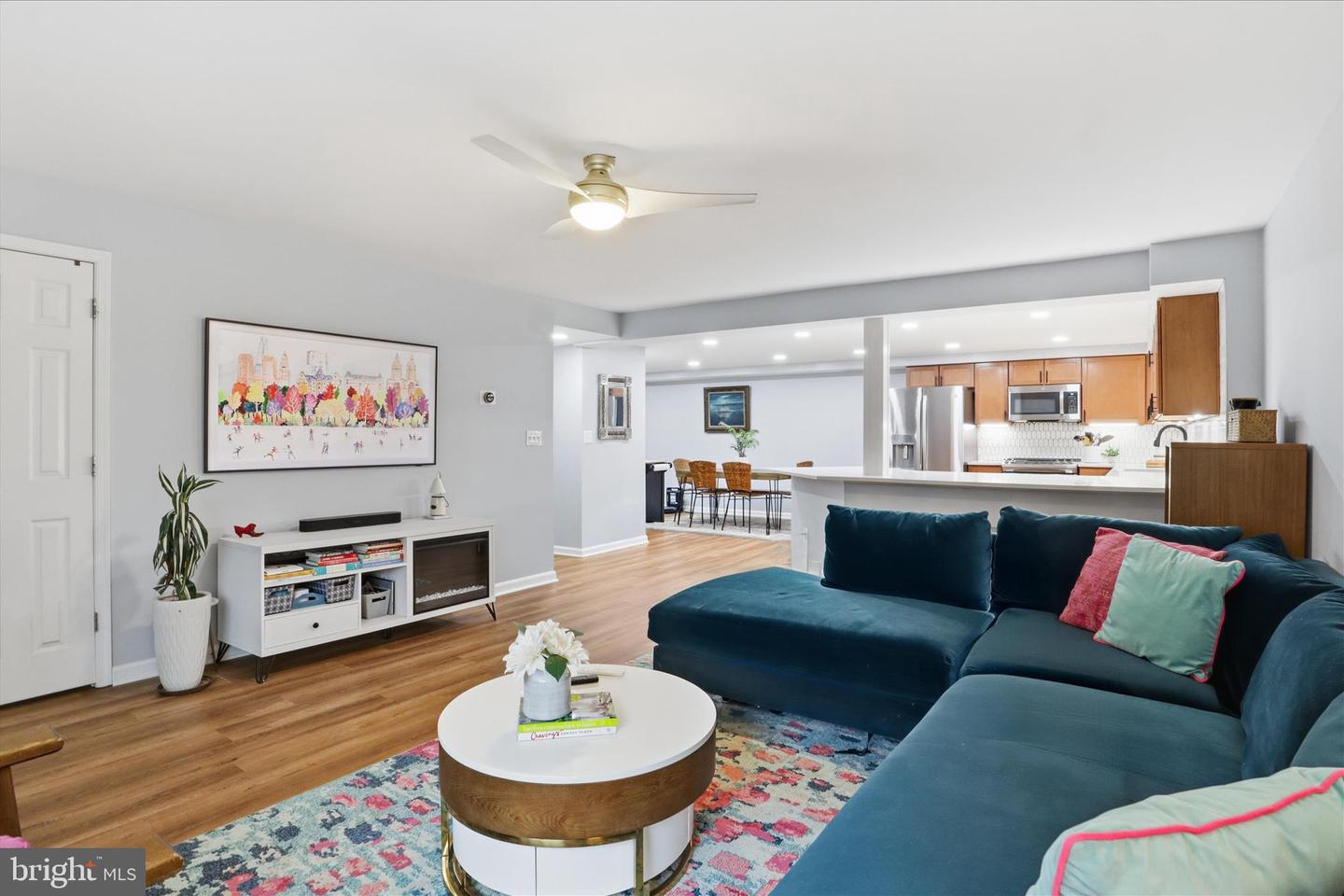 1563-B N VAN DORN ST N #1563 B, ALEXANDRIA, Virginia 22304, 2 Bedrooms Bedrooms, ,2 BathroomsBathrooms,Residential,For sale,1563-B N VAN DORN ST N #1563 B,VAAX2053108 MLS # VAAX2053108