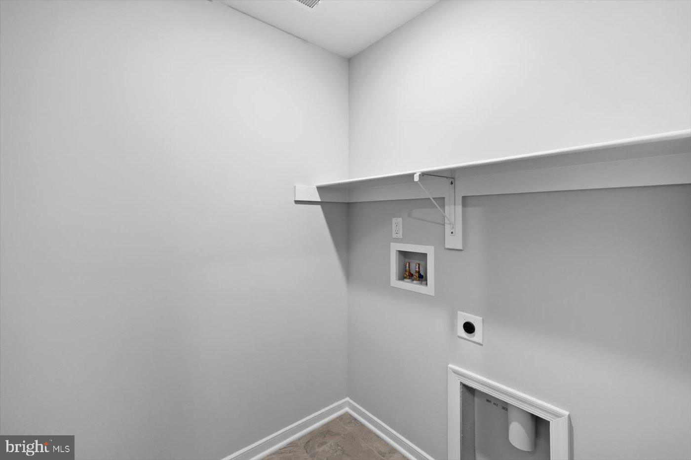 401 BIRDIE RD, LOCUST GROVE, Virginia 22508, 5 Bedrooms Bedrooms, 17 Rooms Rooms,2 BathroomsBathrooms,Residential,For sale,401 BIRDIE RD,VAOR2013120 MLS # VAOR2013120