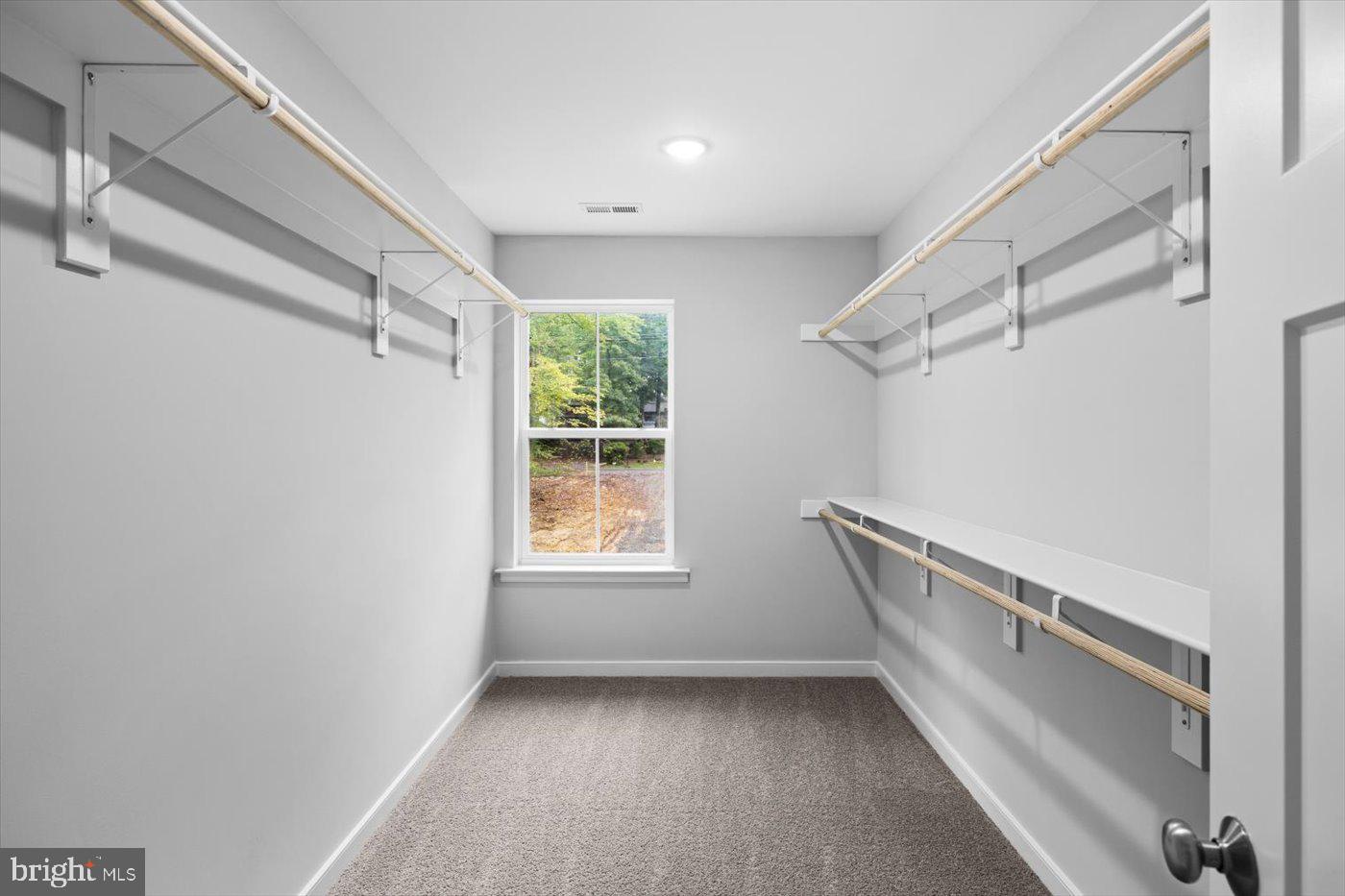 401 BIRDIE RD, LOCUST GROVE, Virginia 22508, 5 Bedrooms Bedrooms, 17 Rooms Rooms,2 BathroomsBathrooms,Residential,For sale,401 BIRDIE RD,VAOR2013120 MLS # VAOR2013120