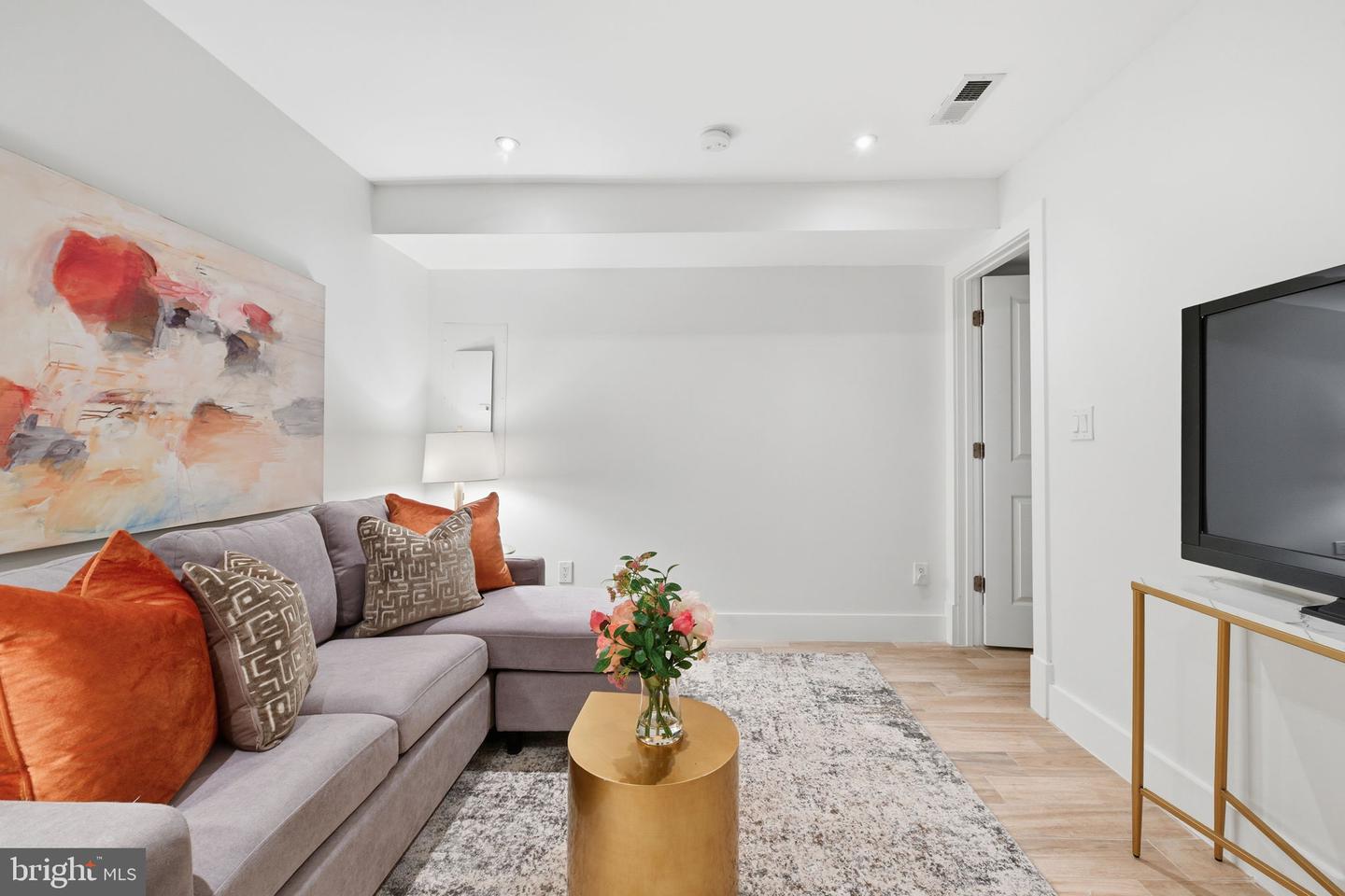 26 Q ST NE #1, WASHINGTON, District Of Columbia 20002, 3 Bedrooms Bedrooms, 8 Rooms Rooms,3 BathroomsBathrooms,Residential,For sale,26 Q ST NE #1,DCDC2242092 MLS # DCDC2242092 26 Q ST NE #1, WASHINGTON, District Of Columbia 20002, 3 Bedrooms Bedrooms, 8 Rooms Rooms,3 BathroomsBathrooms,Residential,For sale,26 Q ST NE #1,DCDC2242092 MLS # DCDC2242092