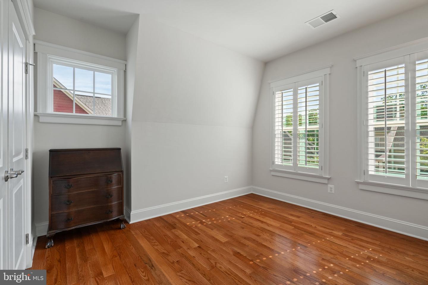 17232 MISS PACKARD CT, DUMFRIES, Virginia 22026, 6 Bedrooms Bedrooms, ,5 BathroomsBathrooms,Residential,For sale,17232 MISS PACKARD CT,VAPW2110968 MLS # VAPW2110968