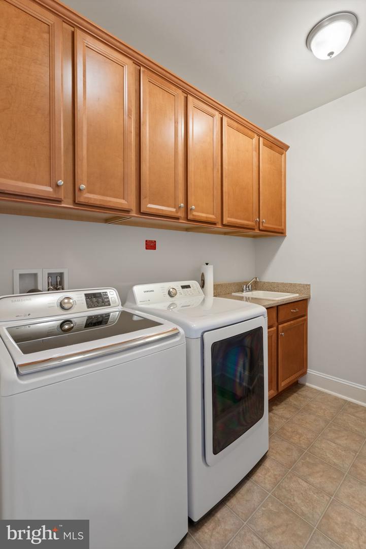 17232 MISS PACKARD CT, DUMFRIES, Virginia 22026, 6 Bedrooms Bedrooms, ,5 BathroomsBathrooms,Residential,For sale,17232 MISS PACKARD CT,VAPW2110968 MLS # VAPW2110968