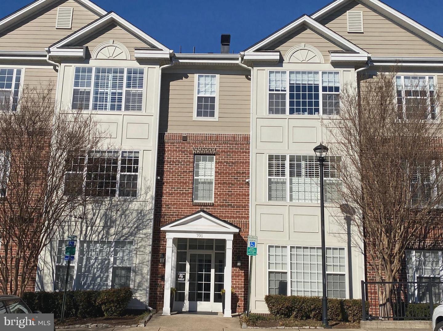 701 COBBLESTONE BLVD #108, FREDERICKSBURG, Virginia 22401, 1 Bedroom Bedrooms, ,1 BathroomBathrooms,Residential,For sale,701 COBBLESTONE BLVD #108,VAFB2009556 MLS # VAFB2009556