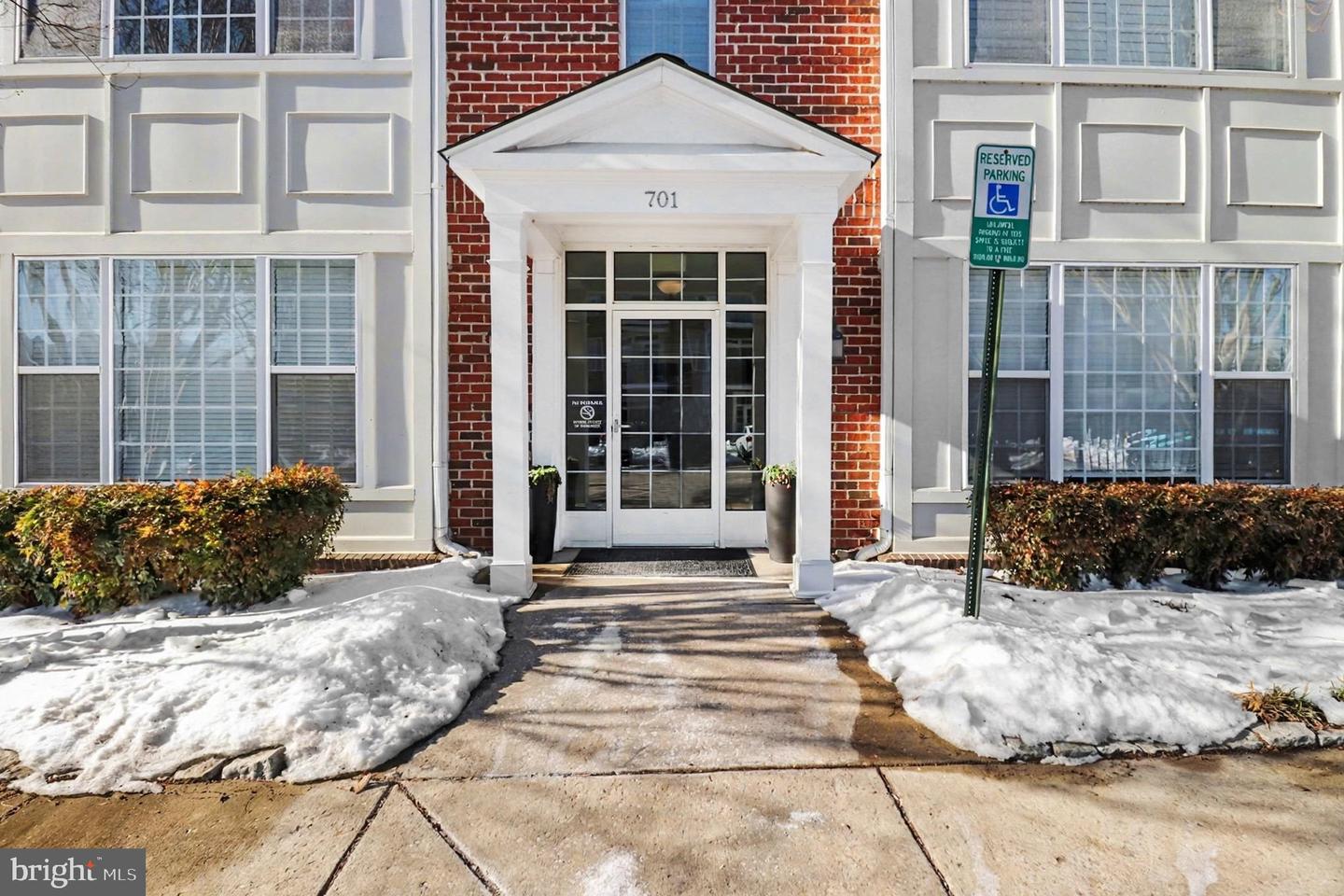701 COBBLESTONE BLVD #108, FREDERICKSBURG, Virginia 22401, 1 Bedroom Bedrooms, ,1 BathroomBathrooms,Residential,For sale,701 COBBLESTONE BLVD #108,VAFB2009556 MLS # VAFB2009556