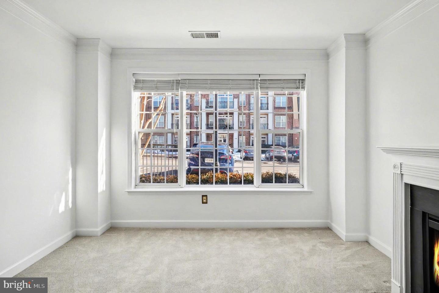 701 COBBLESTONE BLVD #108, FREDERICKSBURG, Virginia 22401, 1 Bedroom Bedrooms, ,1 BathroomBathrooms,Residential,For sale,701 COBBLESTONE BLVD #108,VAFB2009556 MLS # VAFB2009556