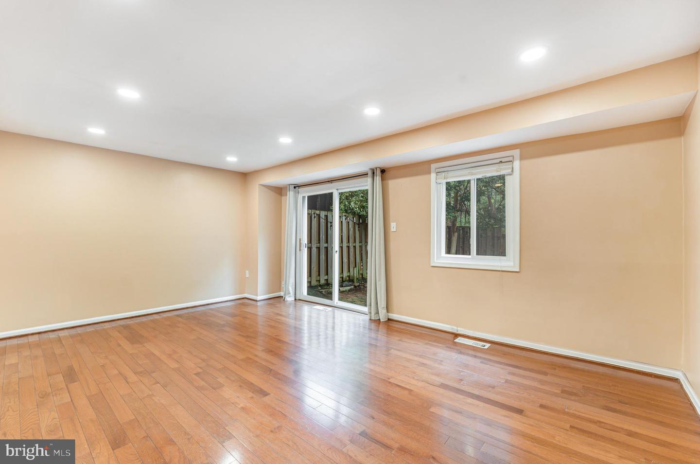 7432 LARNE LN, LORTON, Virginia 22079, 3 Bedrooms Bedrooms, ,3 BathroomsBathrooms,Residential,For sale,7432 LARNE LN,VAFX2287454 MLS # VAFX2287454