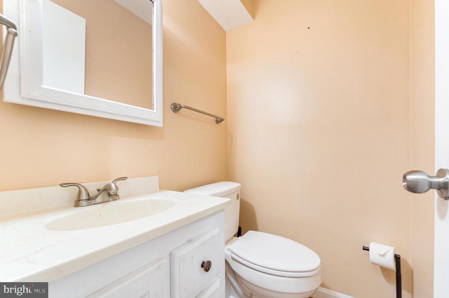 7432 LARNE LN, LORTON, Virginia 22079, 3 Bedrooms Bedrooms, ,3 BathroomsBathrooms,Residential,For sale,7432 LARNE LN,VAFX2287454 MLS # VAFX2287454