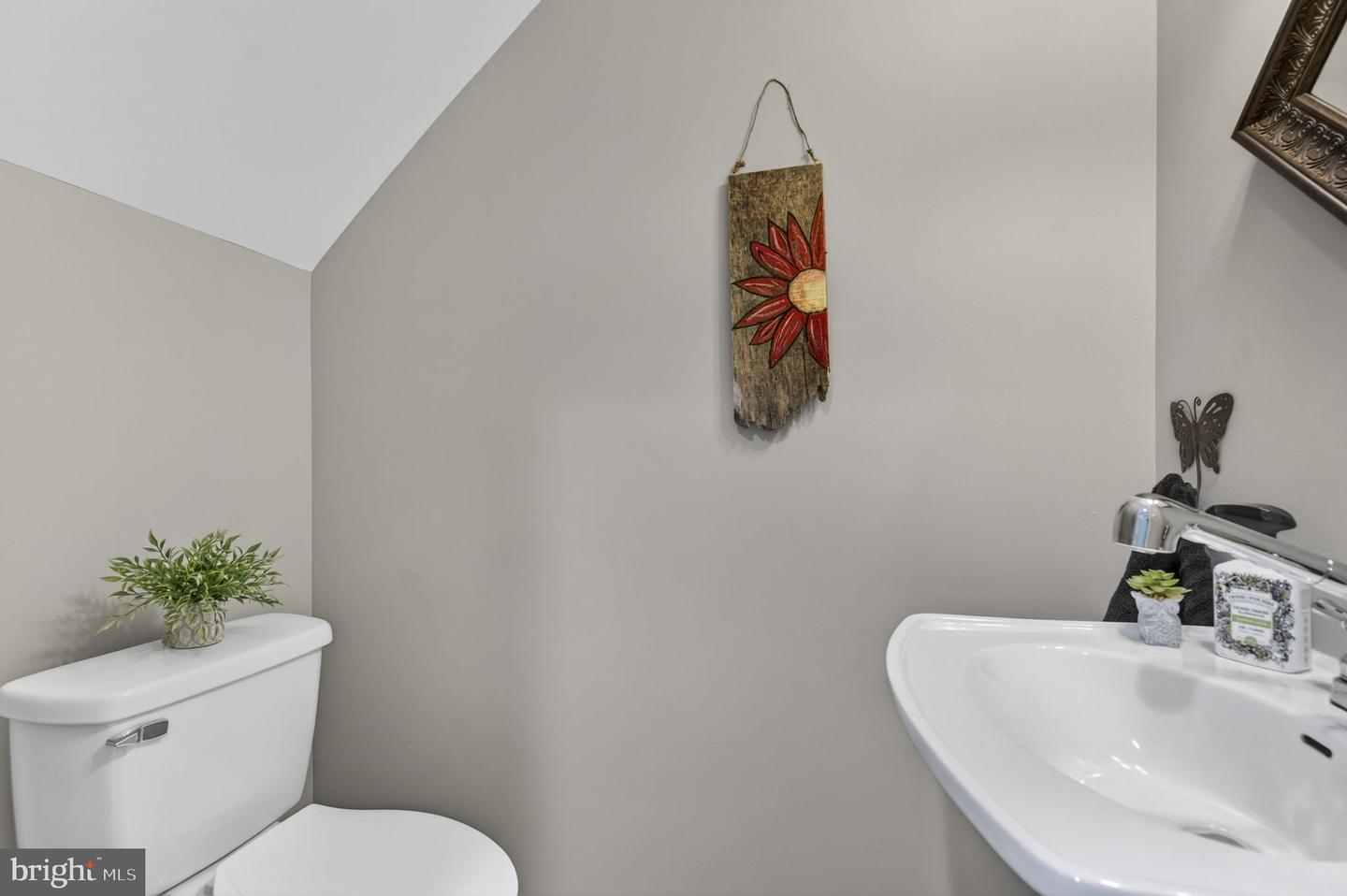 2253 FORSYTHIA DR, CULPEPER, Virginia 22701, 3 Bedrooms Bedrooms, ,2 BathroomsBathrooms,Residential,For sale,2253 FORSYTHIA DR,VACU2012550 MLS # VACU2012550