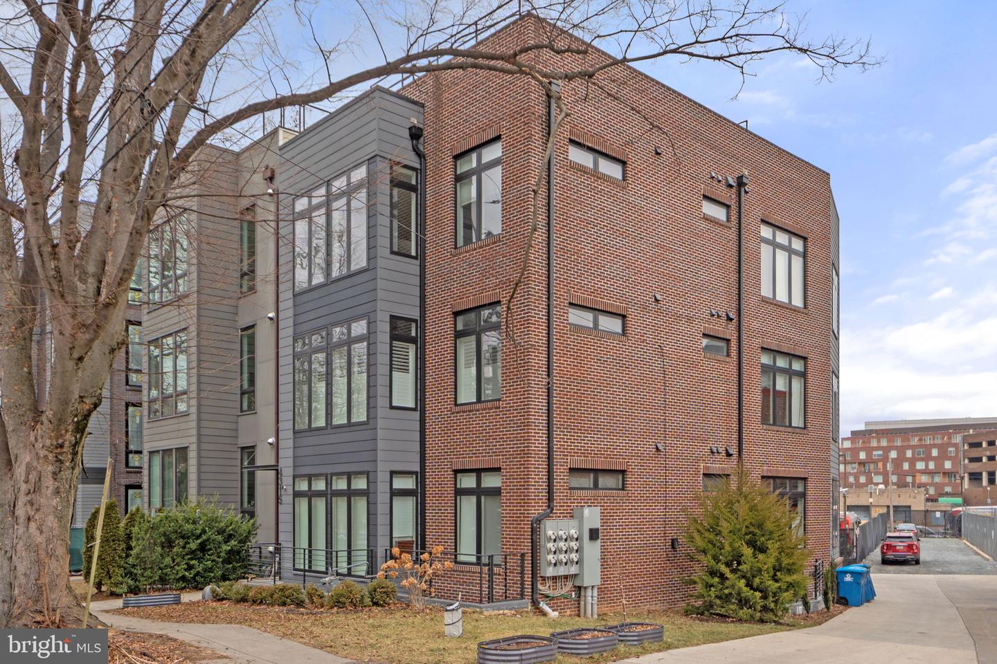 4315 HARRISON ST NW #5, WASHINGTON, District Of Columbia 20015, 1 Bedroom Bedrooms, ,1 BathroomBathrooms,Residential,For sale,4315 HARRISON ST NW #5,DCDC2243576 MLS # DCDC2243576 4315 HARRISON ST NW #5, WASHINGTON, District Of Columbia 20015, 1 Bedroom Bedrooms, ,1 BathroomBathrooms,Residential,For sale,4315 HARRISON ST NW #5,DCDC2243576 MLS # DCDC2243576