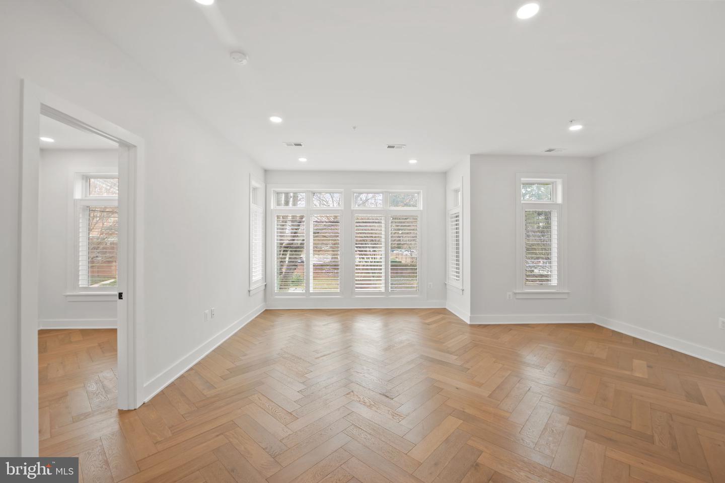 4315 HARRISON ST NW #5, WASHINGTON, District Of Columbia 20015, 1 Bedroom Bedrooms, ,1 BathroomBathrooms,Residential,For sale,4315 HARRISON ST NW #5,DCDC2243576 MLS # DCDC2243576 4315 HARRISON ST NW #5, WASHINGTON, District Of Columbia 20015, 1 Bedroom Bedrooms, ,1 BathroomBathrooms,Residential,For sale,4315 HARRISON ST NW #5,DCDC2243576 MLS # DCDC2243576