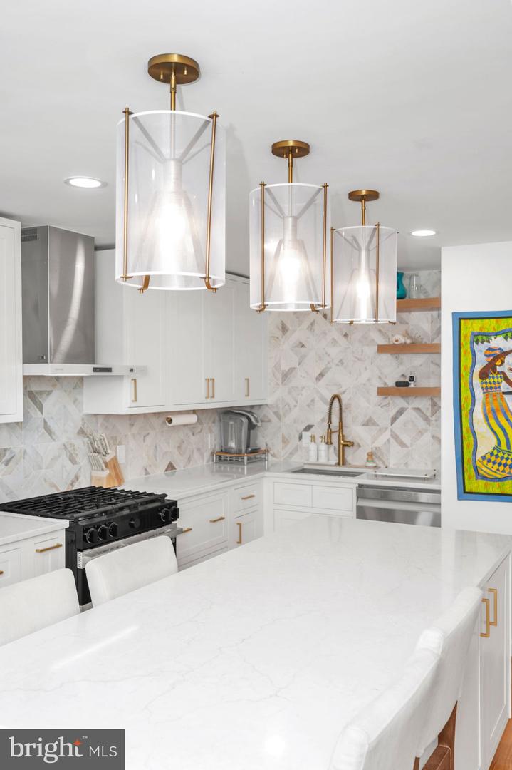 5025 7TH RD S #202, ARLINGTON, Virginia 22204, 2 Bedrooms Bedrooms, ,1 BathroomBathrooms,Residential,For sale,5025 7TH RD S #202,VAAR2068286 MLS # VAAR2068286