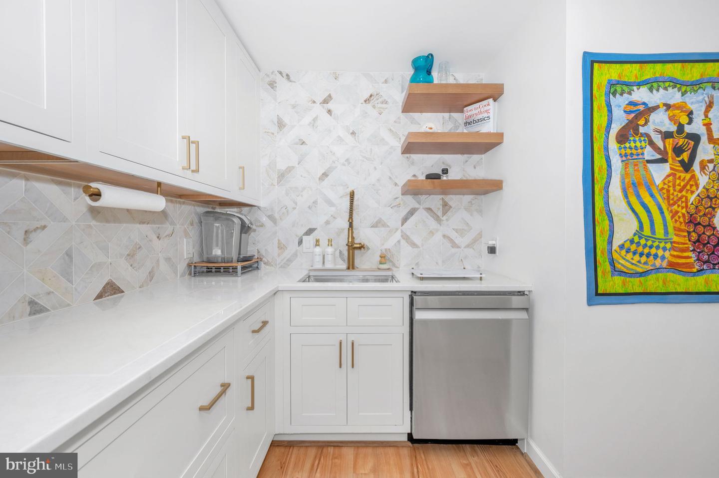 5025 7TH RD S #202, ARLINGTON, Virginia 22204, 2 Bedrooms Bedrooms, ,1 BathroomBathrooms,Residential,For sale,5025 7TH RD S #202,VAAR2068286 MLS # VAAR2068286