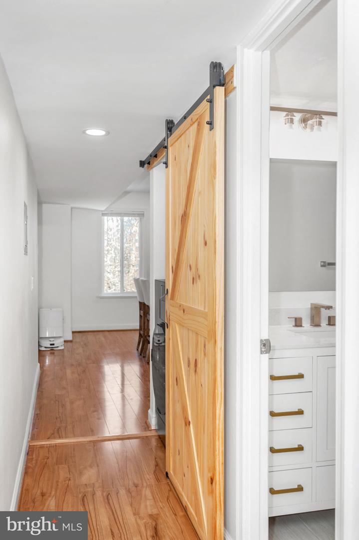 5025 7TH RD S #202, ARLINGTON, Virginia 22204, 2 Bedrooms Bedrooms, ,1 BathroomBathrooms,Residential,For sale,5025 7TH RD S #202,VAAR2068286 MLS # VAAR2068286