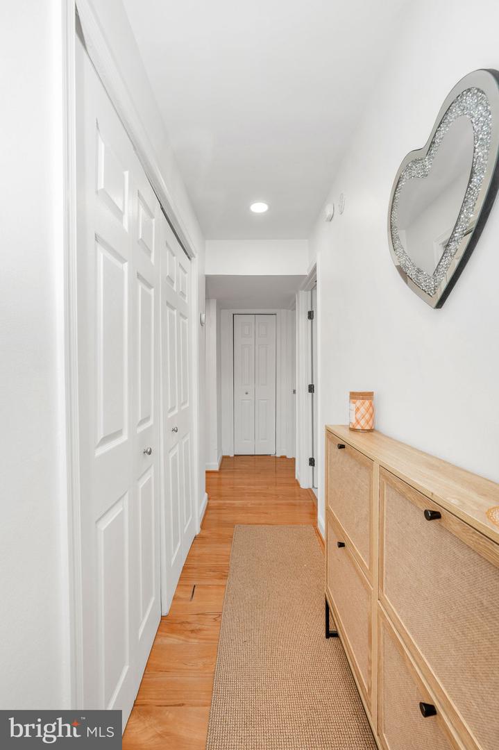 5025 7TH RD S #202, ARLINGTON, Virginia 22204, 2 Bedrooms Bedrooms, ,1 BathroomBathrooms,Residential,For sale,5025 7TH RD S #202,VAAR2068286 MLS # VAAR2068286