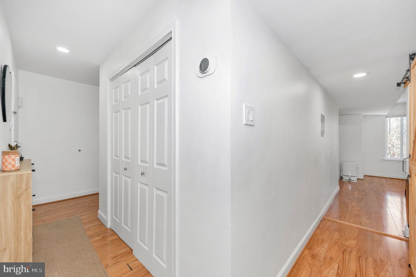 5025 7TH RD S #202, ARLINGTON, Virginia 22204, 2 Bedrooms Bedrooms, ,1 BathroomBathrooms,Residential,For sale,5025 7TH RD S #202,VAAR2068286 MLS # VAAR2068286