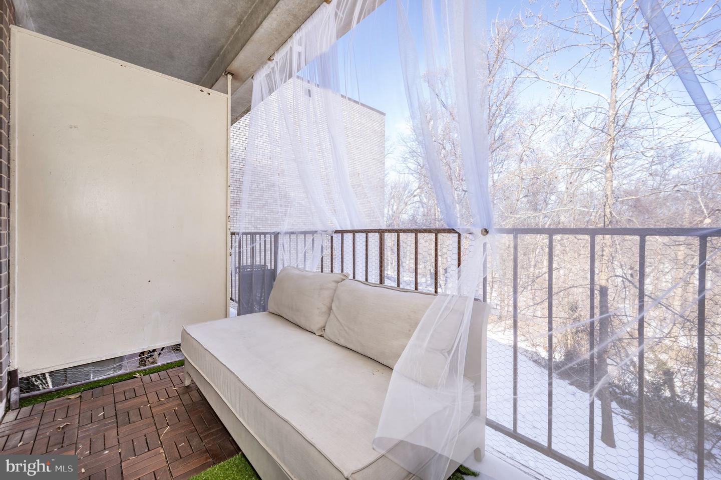 5025 7TH RD S #202, ARLINGTON, Virginia 22204, 2 Bedrooms Bedrooms, ,1 BathroomBathrooms,Residential,For sale,5025 7TH RD S #202,VAAR2068286 MLS # VAAR2068286