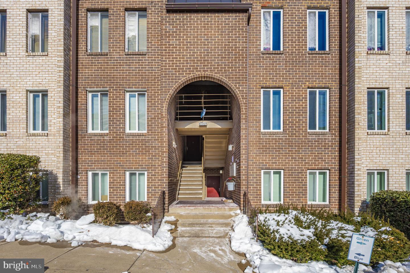 5025 7TH RD S #202, ARLINGTON, Virginia 22204, 2 Bedrooms Bedrooms, ,1 BathroomBathrooms,Residential,For sale,5025 7TH RD S #202,VAAR2068286 MLS # VAAR2068286