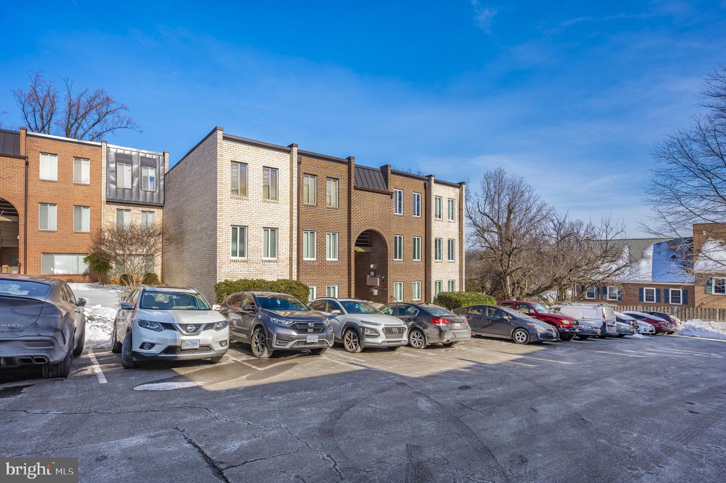 5025 7TH RD S #202, ARLINGTON, Virginia 22204, 2 Bedrooms Bedrooms, ,1 BathroomBathrooms,Residential,For sale,5025 7TH RD S #202,VAAR2068286 MLS # VAAR2068286