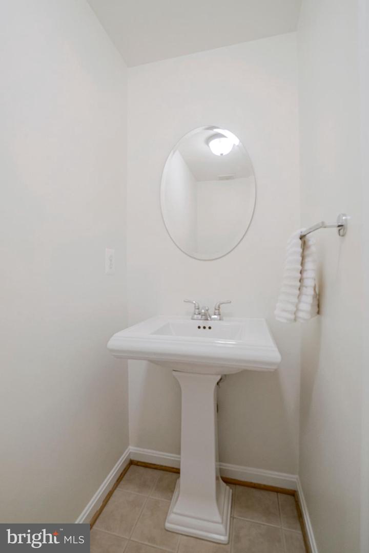 11700 CLARA WAY, FAIRFAX STATION, Virginia 22039, 4 Bedrooms Bedrooms, 18 Rooms Rooms,3 BathroomsBathrooms,Residential,For sale,11700 CLARA WAY,VAFX2288274 MLS # VAFX2288274