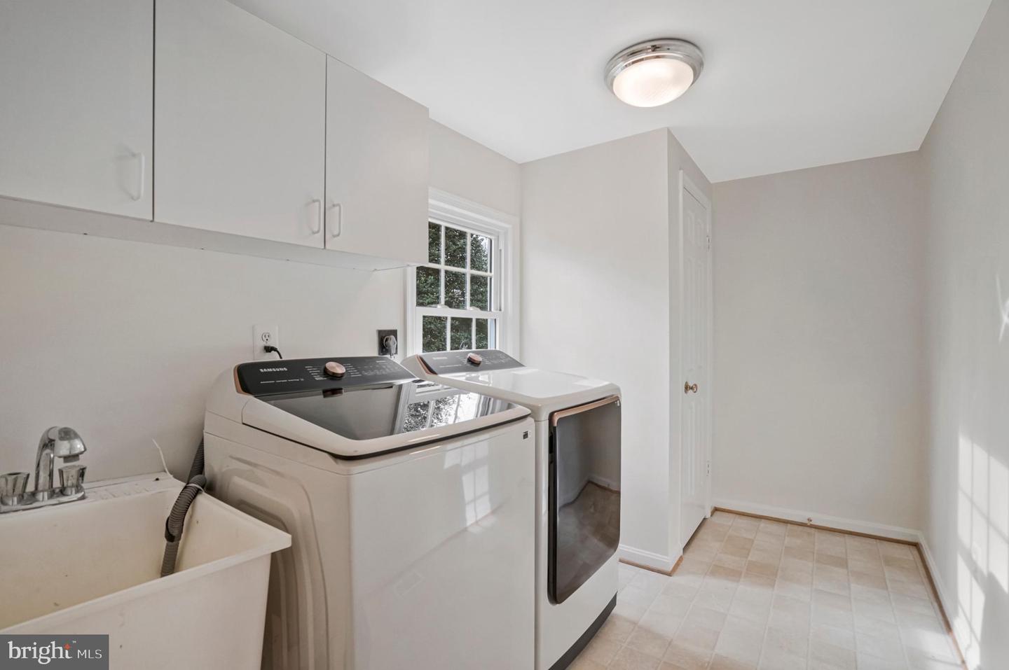 11700 CLARA WAY, FAIRFAX STATION, Virginia 22039, 4 Bedrooms Bedrooms, 18 Rooms Rooms,3 BathroomsBathrooms,Residential,For sale,11700 CLARA WAY,VAFX2288274 MLS # VAFX2288274