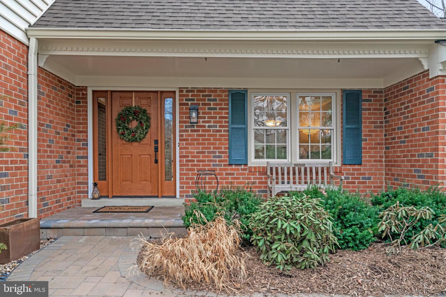 11700 CLARA WAY, FAIRFAX STATION, Virginia 22039, 4 Bedrooms Bedrooms, 18 Rooms Rooms,3 BathroomsBathrooms,Residential,For sale,11700 CLARA WAY,VAFX2288274 MLS # VAFX2288274