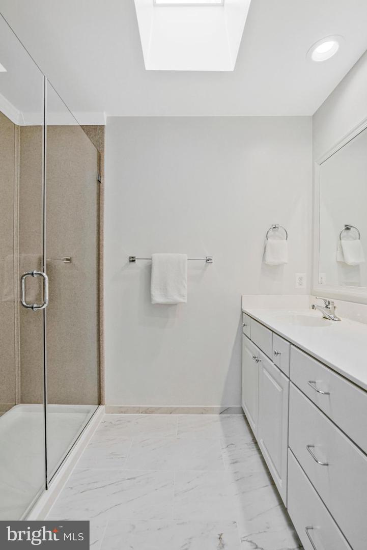 11700 CLARA WAY, FAIRFAX STATION, Virginia 22039, 4 Bedrooms Bedrooms, 18 Rooms Rooms,3 BathroomsBathrooms,Residential,For sale,11700 CLARA WAY,VAFX2288274 MLS # VAFX2288274