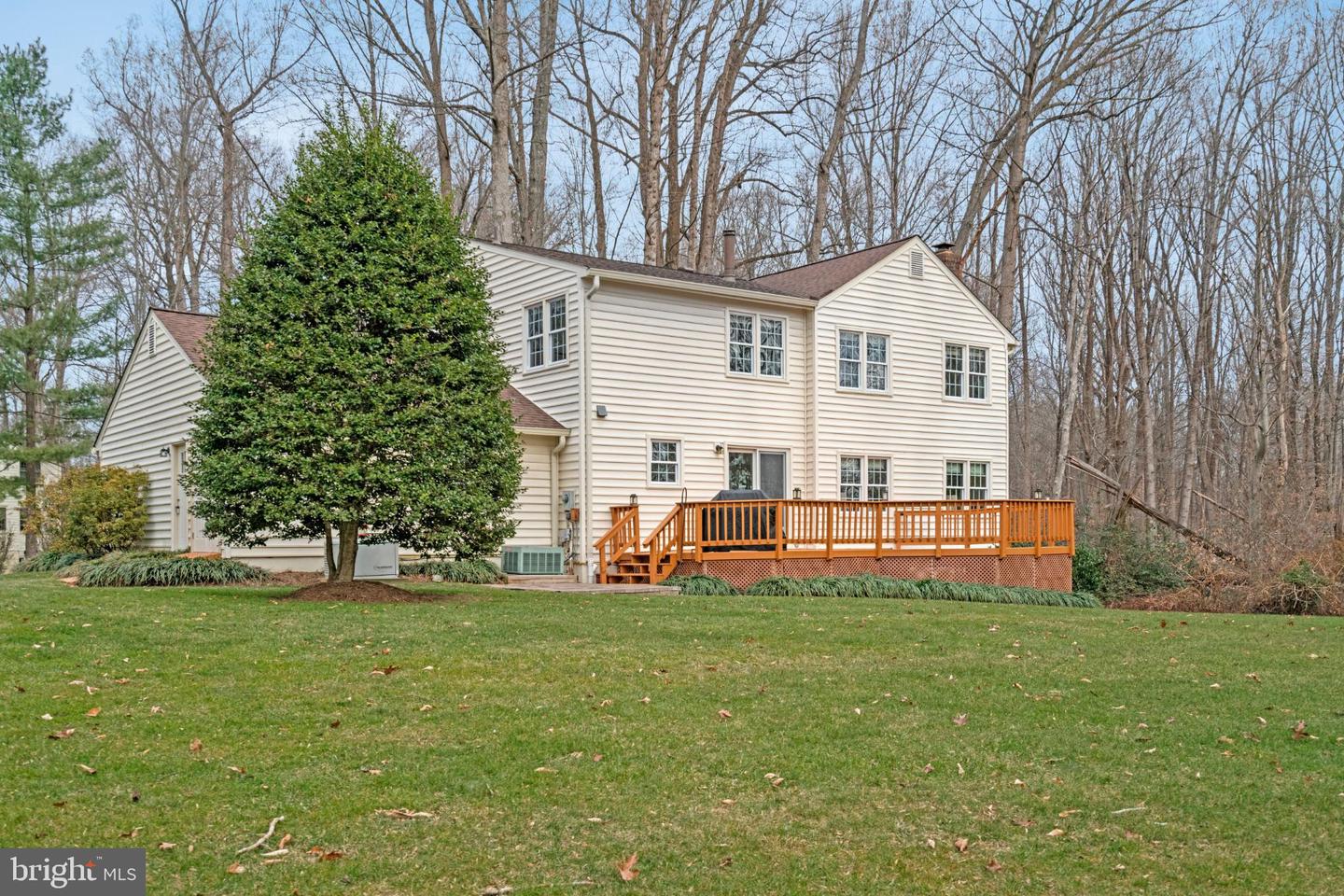 11700 CLARA WAY, FAIRFAX STATION, Virginia 22039, 4 Bedrooms Bedrooms, 18 Rooms Rooms,3 BathroomsBathrooms,Residential,For sale,11700 CLARA WAY,VAFX2288274 MLS # VAFX2288274