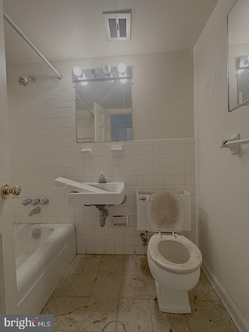 626 G ST SW, WASHINGTON, District Of Columbia 20024, 5 Bedrooms Bedrooms, 15 Rooms Rooms,3 BathroomsBathrooms,Residential,For sale,626 G ST SW,DCDC2243992 MLS # DCDC2243992 626 G ST SW, WASHINGTON, District Of Columbia 20024, 5 Bedrooms Bedrooms, 15 Rooms Rooms,3 BathroomsBathrooms,Residential,For sale,626 G ST SW,DCDC2243992 MLS # DCDC2243992