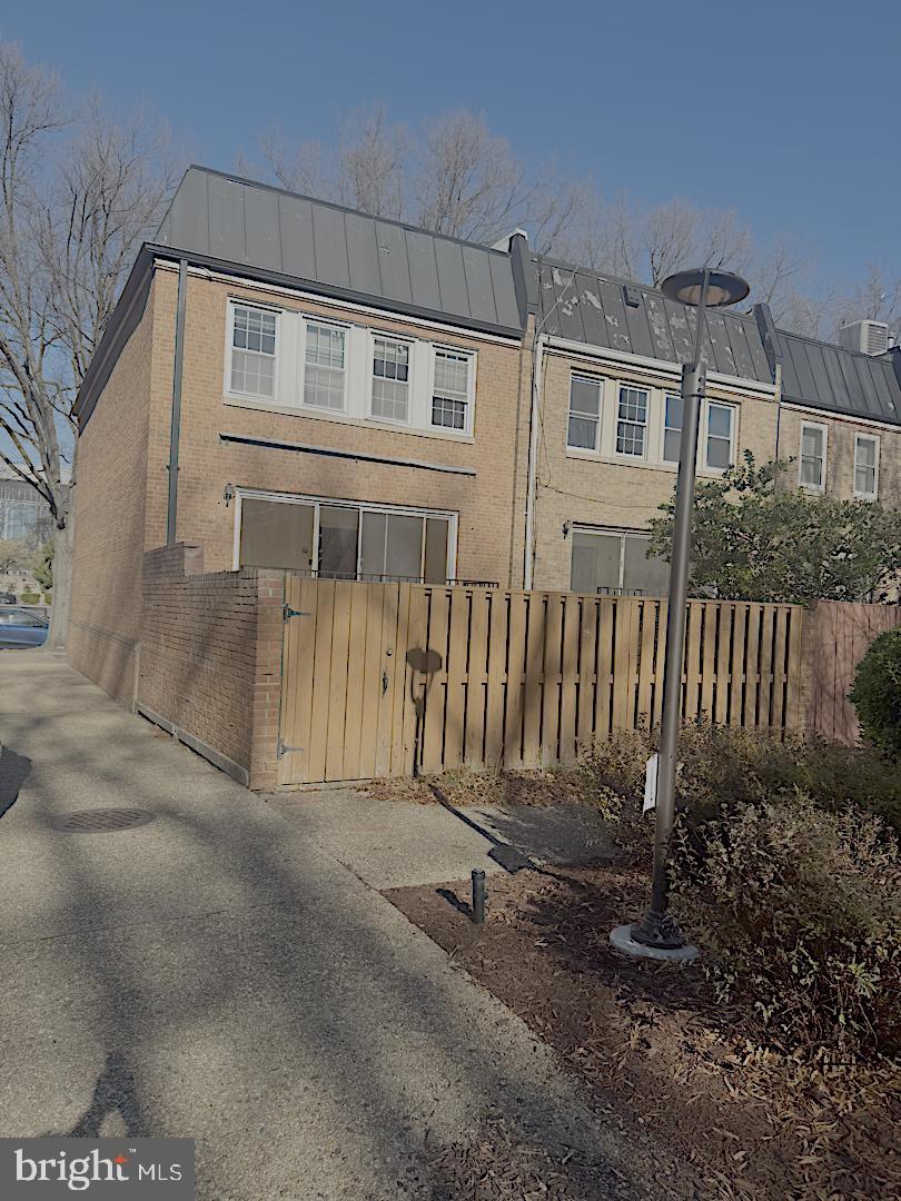 626 G ST SW, WASHINGTON, District Of Columbia 20024, 5 Bedrooms Bedrooms, 15 Rooms Rooms,3 BathroomsBathrooms,Residential,For sale,626 G ST SW,DCDC2243992 MLS # DCDC2243992 626 G ST SW, WASHINGTON, District Of Columbia 20024, 5 Bedrooms Bedrooms, 15 Rooms Rooms,3 BathroomsBathrooms,Residential,For sale,626 G ST SW,DCDC2243992 MLS # DCDC2243992