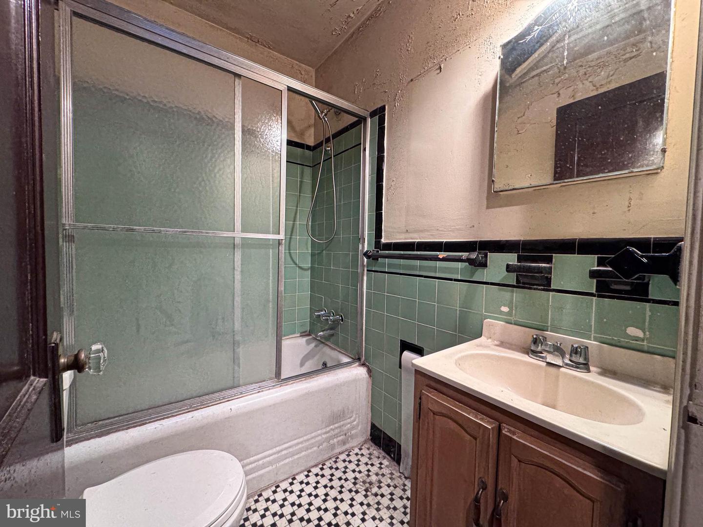 537 25TH PL NE, WASHINGTON, District Of Columbia 20002, 3 Bedrooms Bedrooms, ,1 BathroomBathrooms,Residential,For sale,537 25TH PL NE,DCDC2244052 MLS # DCDC2244052