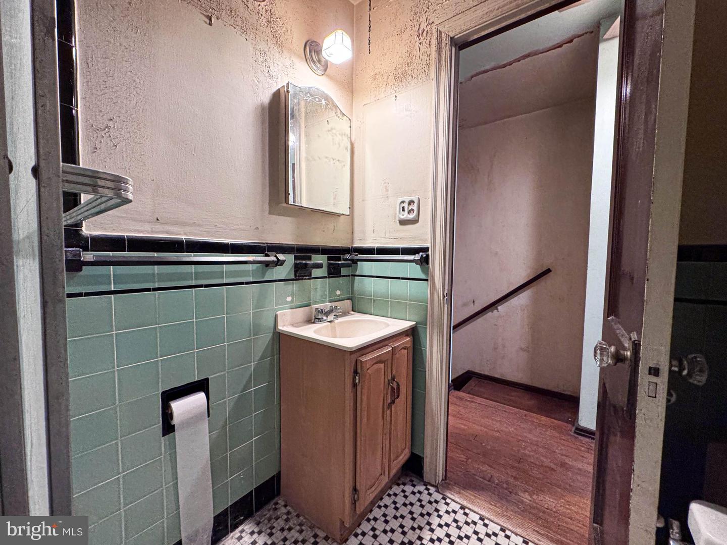 537 25TH PL NE, WASHINGTON, District Of Columbia 20002, 3 Bedrooms Bedrooms, ,1 BathroomBathrooms,Residential,For sale,537 25TH PL NE,DCDC2244052 MLS # DCDC2244052