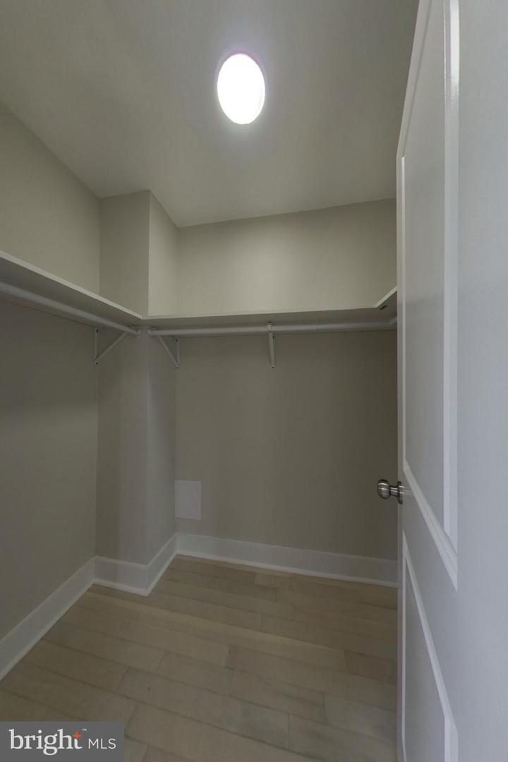 7803 FORDSON RD, ALEXANDRIA, Virginia 22306, 4 Bedrooms Bedrooms, ,2 BathroomsBathrooms,Residential,For sale,7803 FORDSON RD,VAFX2288384 MLS # VAFX2288384