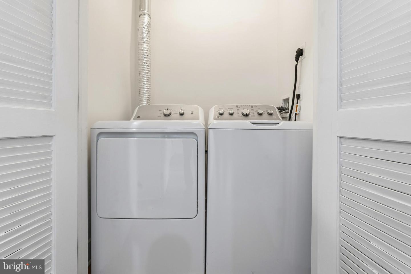 2815 NORTH CAPITOL ST NE, WASHINGTON, District Of Columbia 20002, 5 Bedrooms Bedrooms, ,3 BathroomsBathrooms,Residential,For sale,2815 NORTH CAPITOL ST NE,DCDC2244080 MLS # DCDC2244080 2815 NORTH CAPITOL ST NE, WASHINGTON, District Of Columbia 20002, 5 Bedrooms Bedrooms, ,3 BathroomsBathrooms,Residential,For sale,2815 NORTH CAPITOL ST NE,DCDC2244080 MLS # DCDC2244080