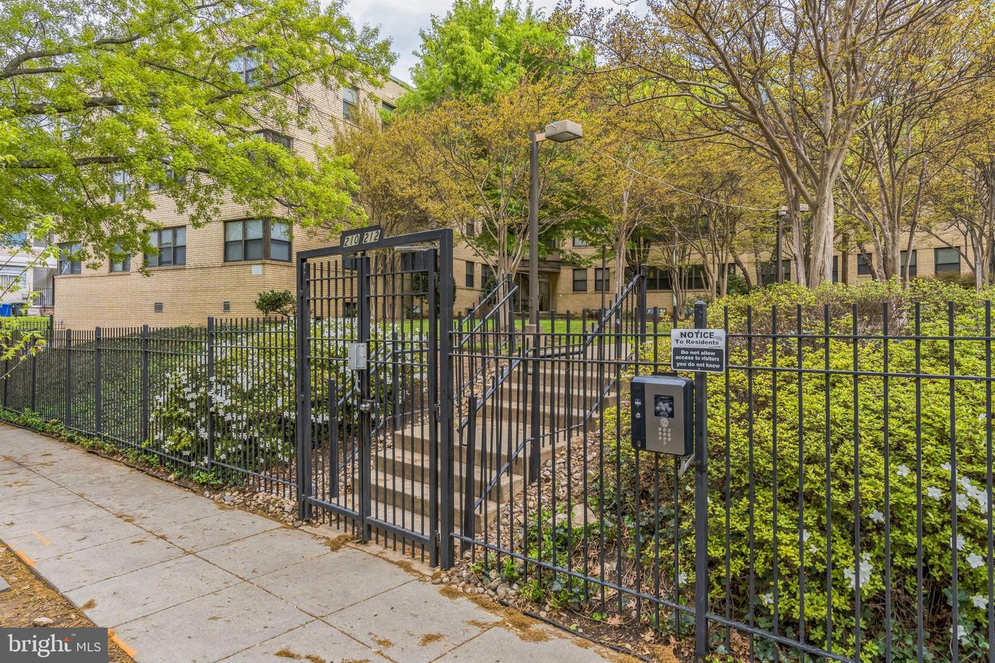 212 OAKWOOD ST SE #218, WASHINGTON, District Of Columbia 20032, 1 Bedroom Bedrooms, ,1 BathroomBathrooms,Residential,For sale,212 OAKWOOD ST SE #218,DCDC2244106 MLS # DCDC2244106