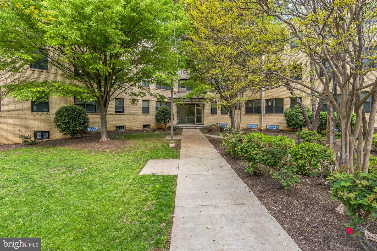 212 OAKWOOD ST SE #218, WASHINGTON, District Of Columbia 20032, 1 Bedroom Bedrooms, ,1 BathroomBathrooms,Residential,For sale,212 OAKWOOD ST SE #218,DCDC2244106 MLS # DCDC2244106