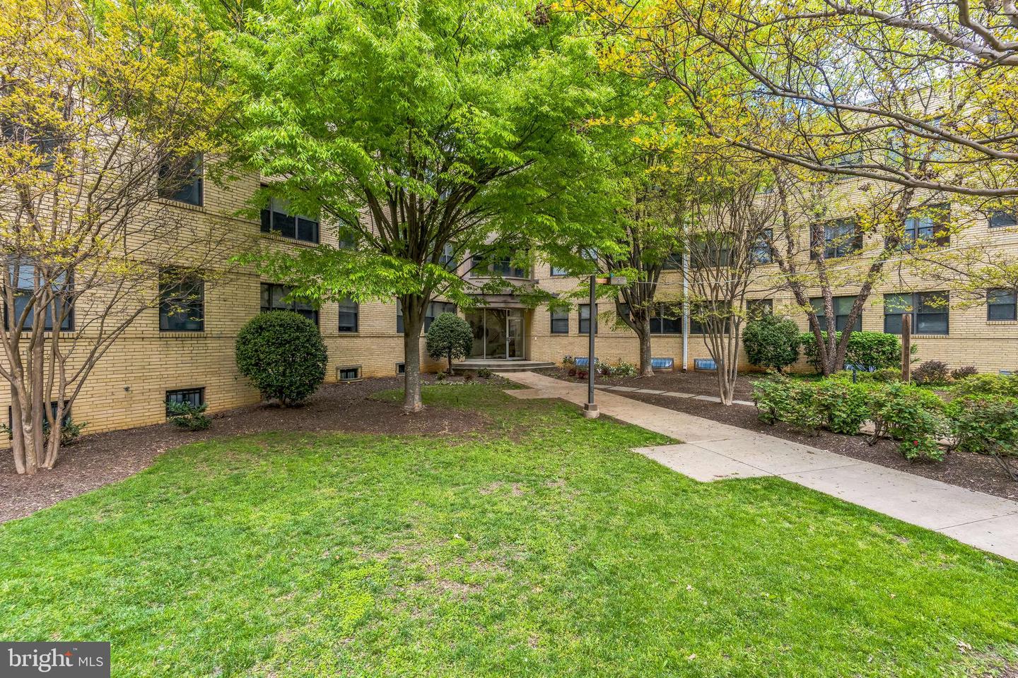 212 OAKWOOD ST SE #218, WASHINGTON, District Of Columbia 20032, 1 Bedroom Bedrooms, ,1 BathroomBathrooms,Residential,For sale,212 OAKWOOD ST SE #218,DCDC2244106 MLS # DCDC2244106