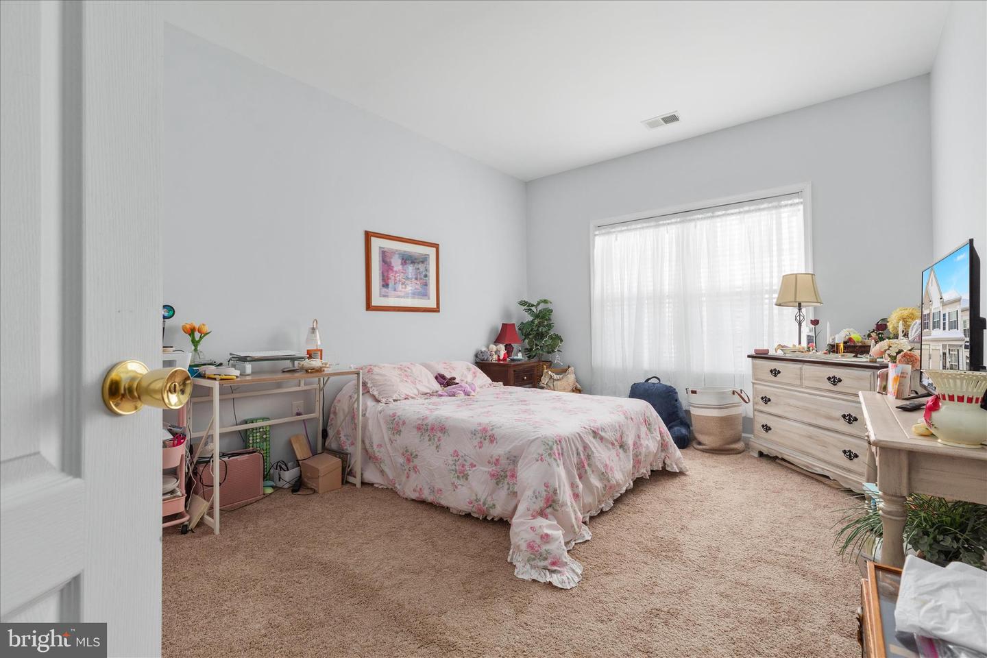 207 KINTYRE LN, STEPHENS CITY, Virginia 22655, 3 Bedrooms Bedrooms, 10 Rooms Rooms,2 BathroomsBathrooms,Residential,For sale,207 KINTYRE LN,VAFV2039314 MLS # VAFV2039314