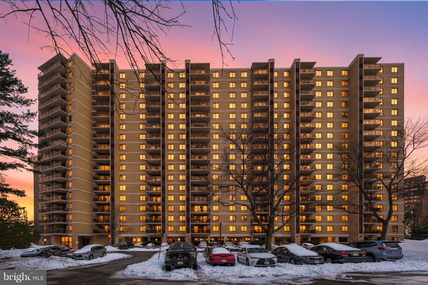 307 YOAKUM PKWY #920, ALEXANDRIA, Virginia 22304, 2 Bedrooms Bedrooms, ,1 BathroomBathrooms,Residential,For sale,307 YOAKUM PKWY #920,VAAX2053676 MLS # VAAX2053676