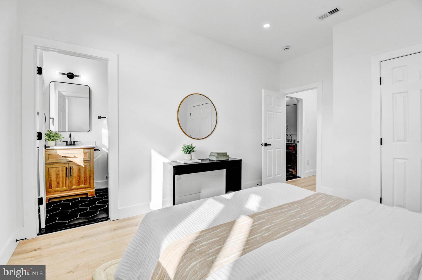 517 FLORIDA AVE NE, WASHINGTON, District Of Columbia 20002, 4 Bedrooms Bedrooms, ,3 BathroomsBathrooms,Residential,For sale,517 FLORIDA AVE NE,DCDC2244140 MLS # DCDC2244140 517 FLORIDA AVE NE, WASHINGTON, District Of Columbia 20002, 4 Bedrooms Bedrooms, ,3 BathroomsBathrooms,Residential,For sale,517 FLORIDA AVE NE,DCDC2244140 MLS # DCDC2244140