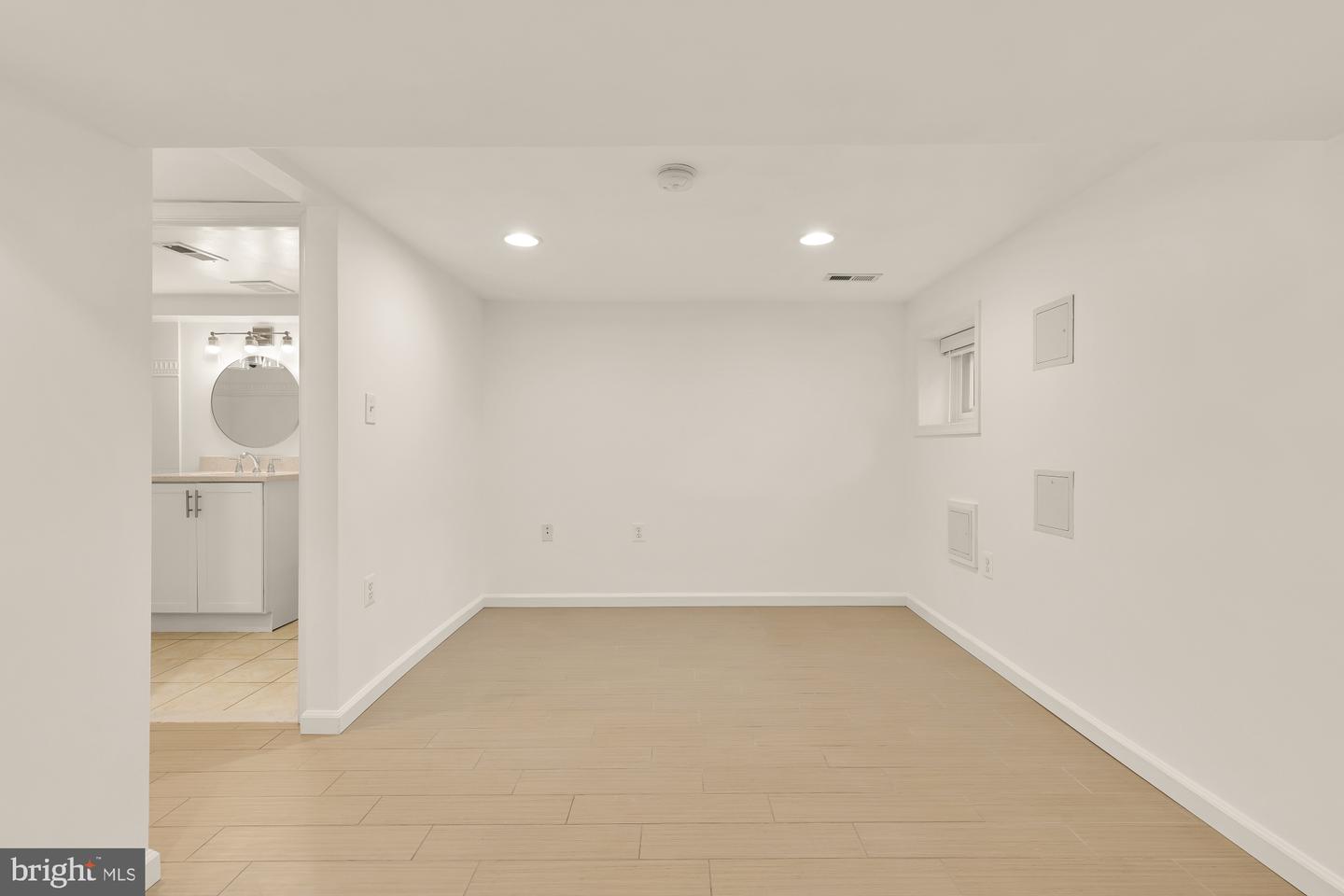 1923 1ST ST NE, WASHINGTON, District Of Columbia 20002, 4 Bedrooms Bedrooms, ,3 BathroomsBathrooms,Residential,For sale,1923 1ST ST NE,DCDC2233868 MLS # DCDC2233868