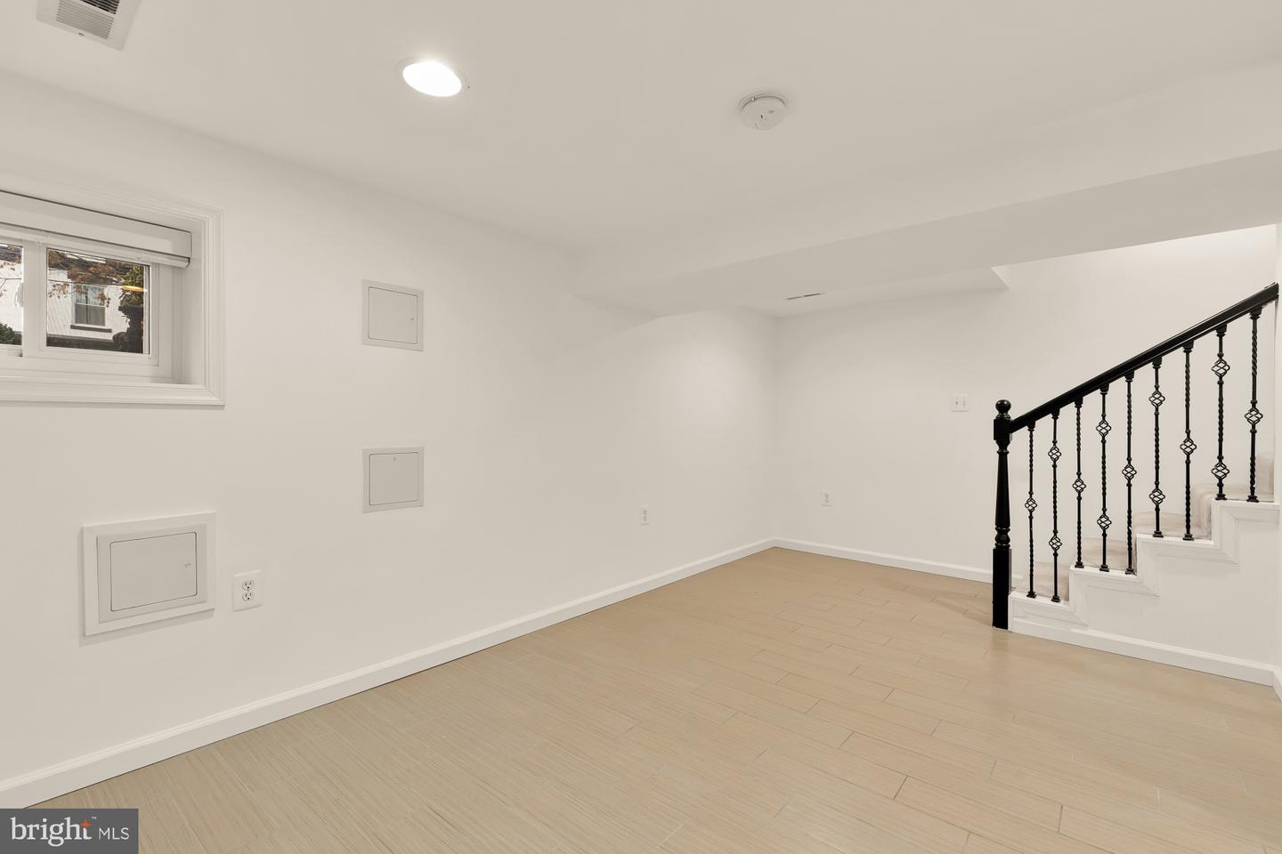 1923 1ST ST NE, WASHINGTON, District Of Columbia 20002, 4 Bedrooms Bedrooms, ,3 BathroomsBathrooms,Residential,For sale,1923 1ST ST NE,DCDC2233868 MLS # DCDC2233868