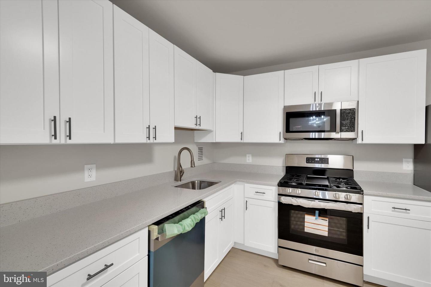 3001 VEAZEY TERR NW #1008, WASHINGTON, District Of Columbia 20008, 2 Bedrooms Bedrooms, ,2 BathroomsBathrooms,Residential,For sale,3001 VEAZEY TERR NW #1008,DCDC2229336 MLS # DCDC2229336