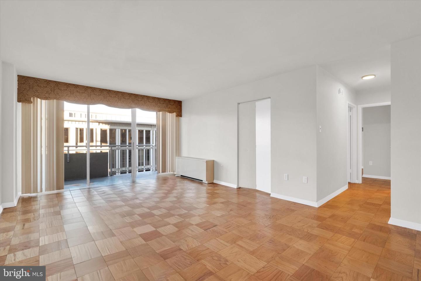 3001 VEAZEY TERR NW #1008, WASHINGTON, District Of Columbia 20008, 2 Bedrooms Bedrooms, ,2 BathroomsBathrooms,Residential,For sale,3001 VEAZEY TERR NW #1008,DCDC2229336 MLS # DCDC2229336