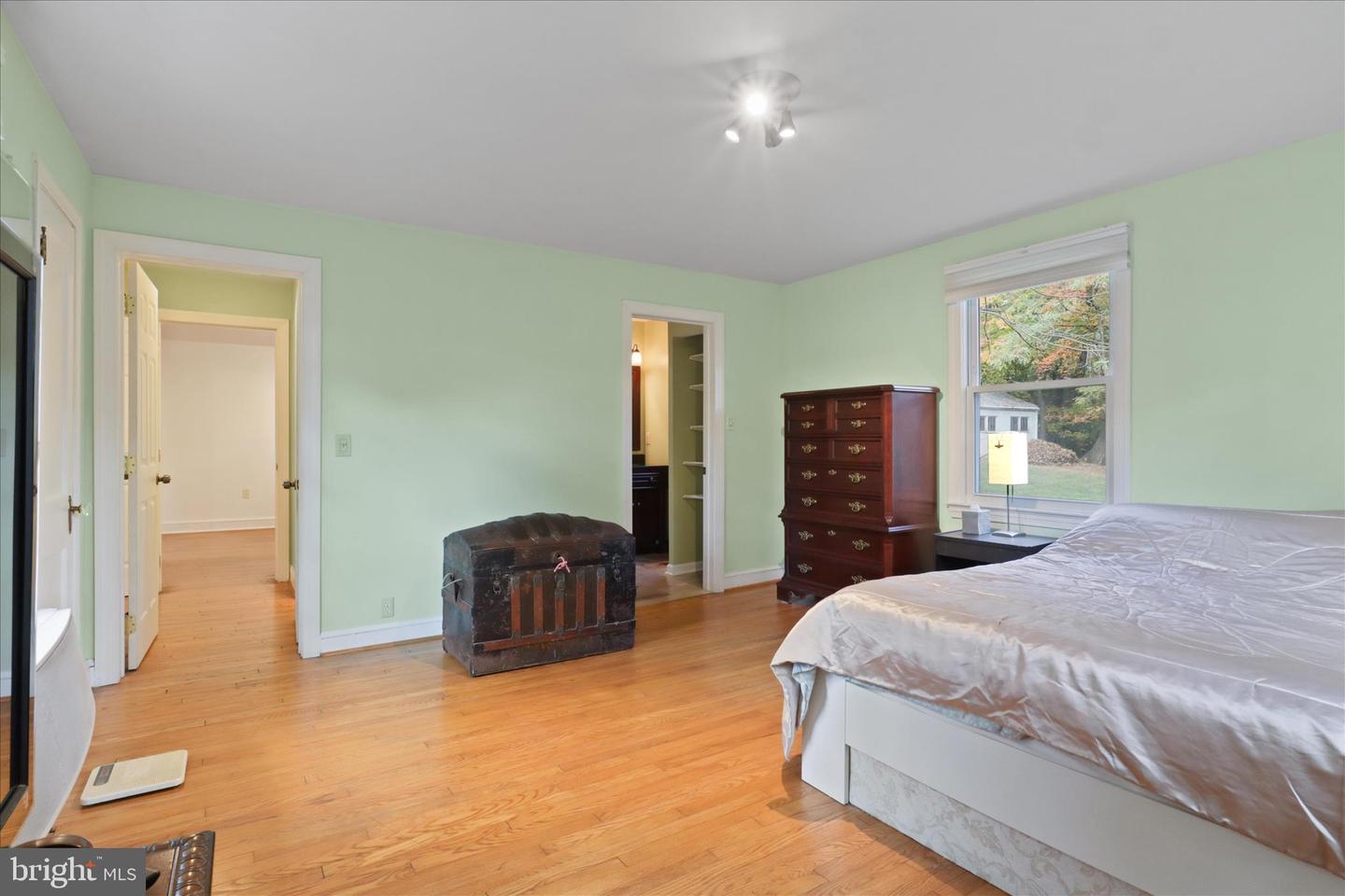 7914 IDYLWOOD RD, DUNN LORING, Virginia 22027, 2 Bedrooms Bedrooms, ,1 BathroomBathrooms,Residential,For sale,7914 IDYLWOOD RD,VAFX2277822 MLS # VAFX2277822