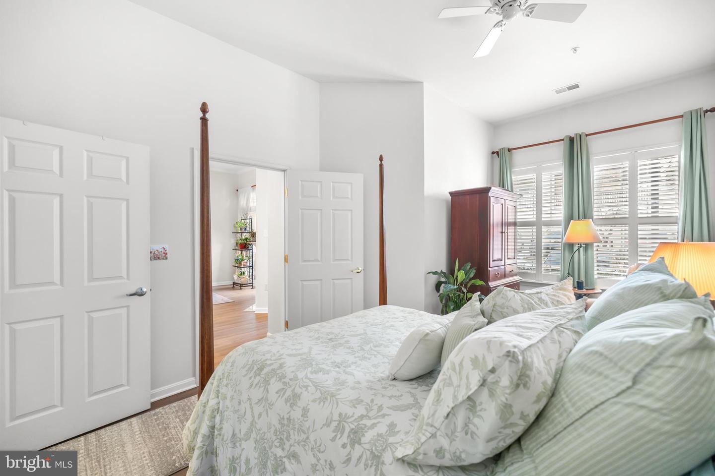 4951 BRENMAN PARK DR #115, ALEXANDRIA, Virginia 22304, 1 Bedroom Bedrooms, ,1 BathroomBathrooms,Residential,For sale,4951 BRENMAN PARK DR #115,VAAX2053004 MLS # VAAX2053004