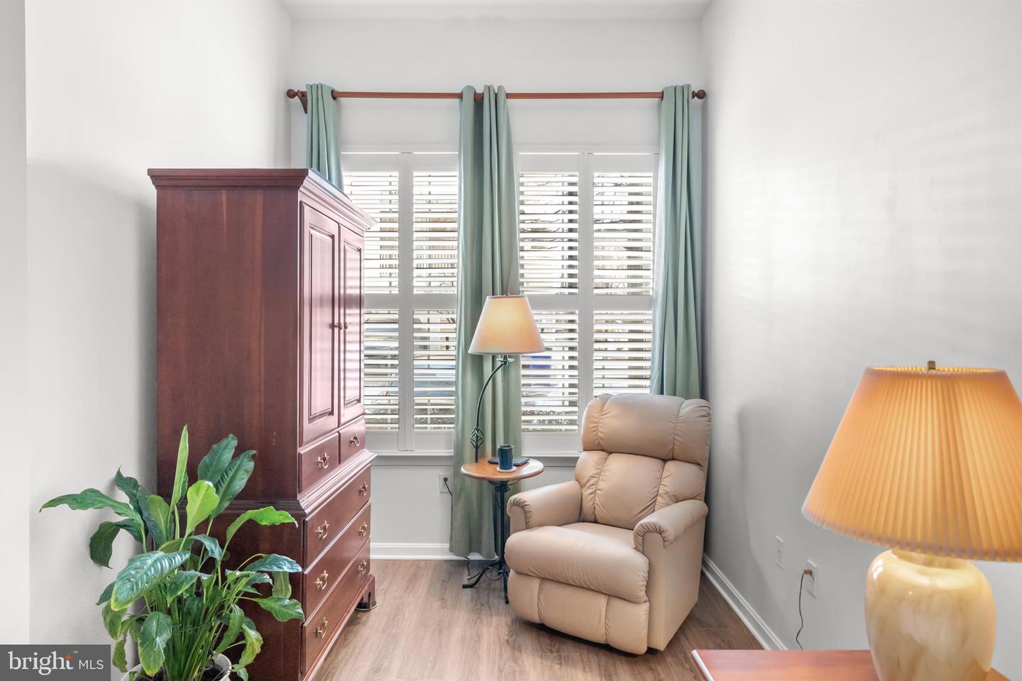 4951 BRENMAN PARK DR #115, ALEXANDRIA, Virginia 22304, 1 Bedroom Bedrooms, ,1 BathroomBathrooms,Residential,For sale,4951 BRENMAN PARK DR #115,VAAX2053004 MLS # VAAX2053004